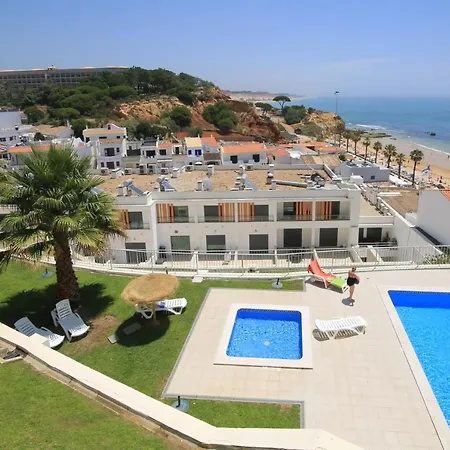 Beach-side - Beautiful Sea Views + Pool Appartement
